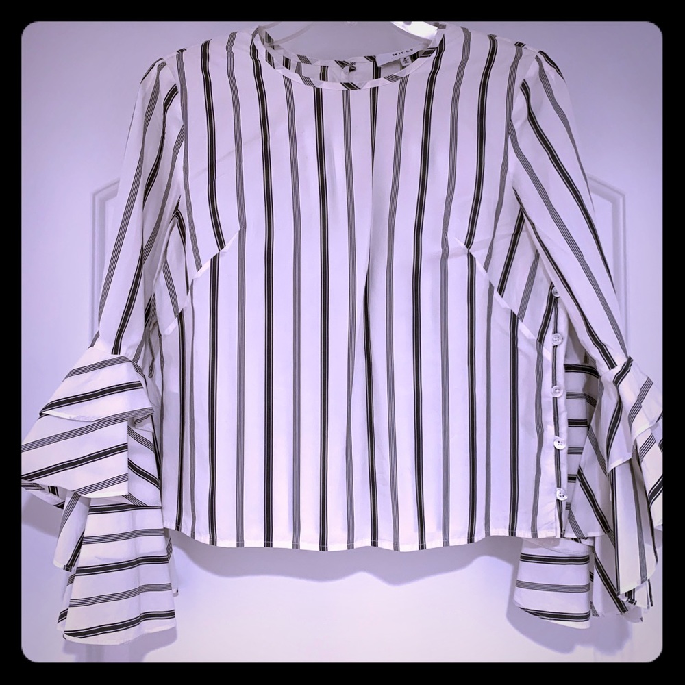 Milly 💯% Cotton Top with Flared Sleeves Sleeves